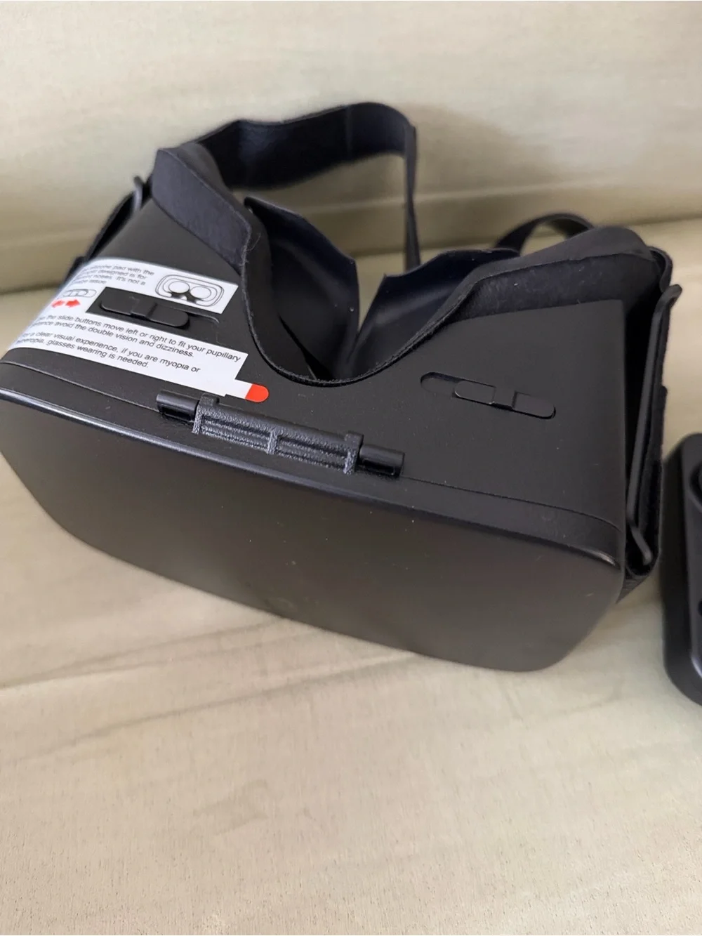 Destek V5 VR Headset with Wireless Controller - Comfortable Mobile VR